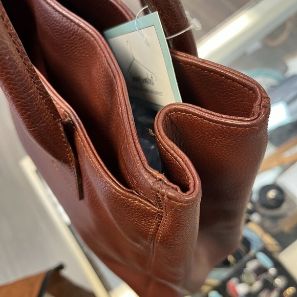 Chanel Executive Tote - Picture 11 of 14